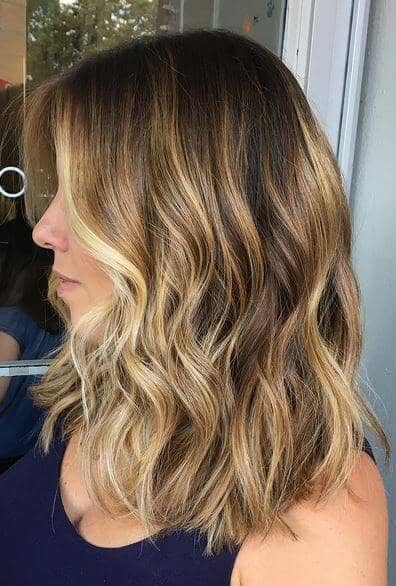 24 wunderschöne mittellange Frisuren Beliebte weiche goldene Strandwellen