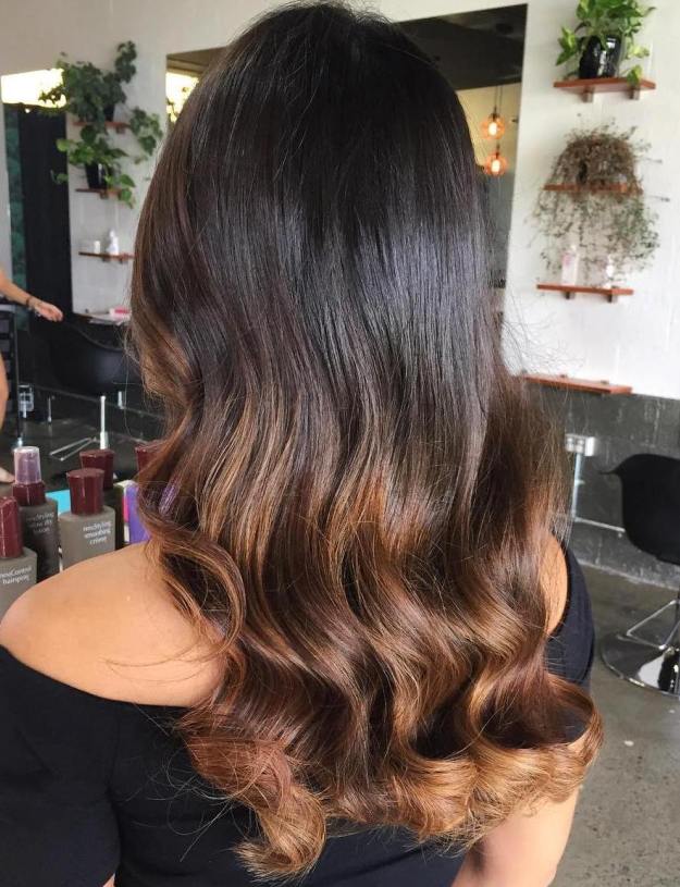 25 Beste Ombre Haarfarbe Ideen für blond, braune, rot und schwarze Haare Schwarz bis goldener brauner Ombre