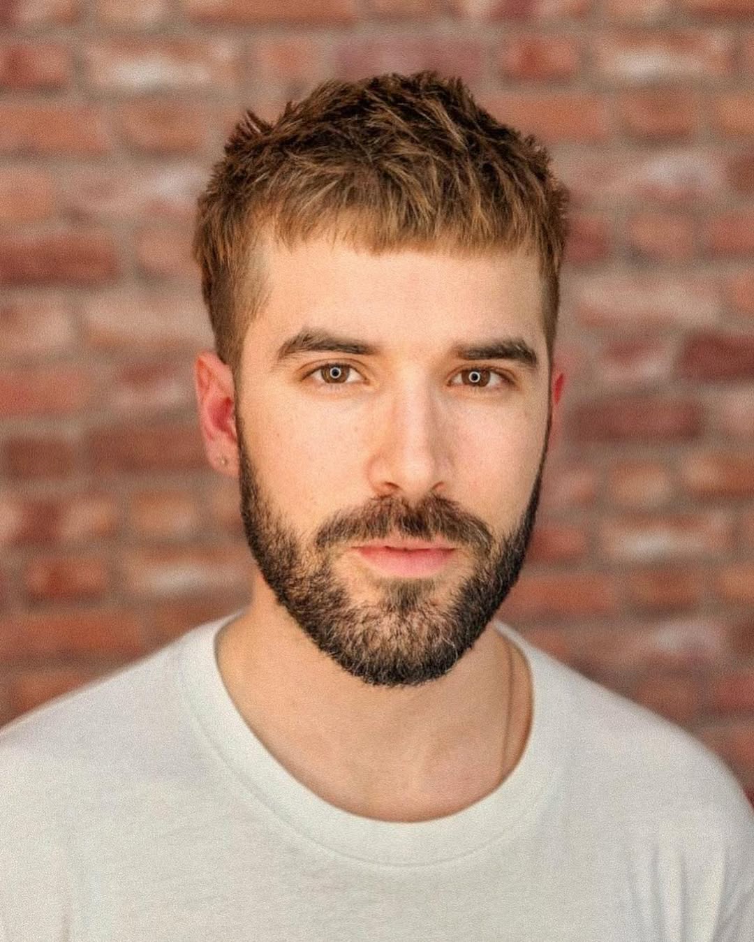 Herrenumfangsbaus für längliche Gesichter