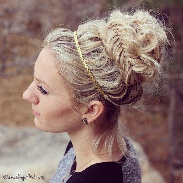 Unordentliches griechisches Brötchen mit Fischschwanzgebieten