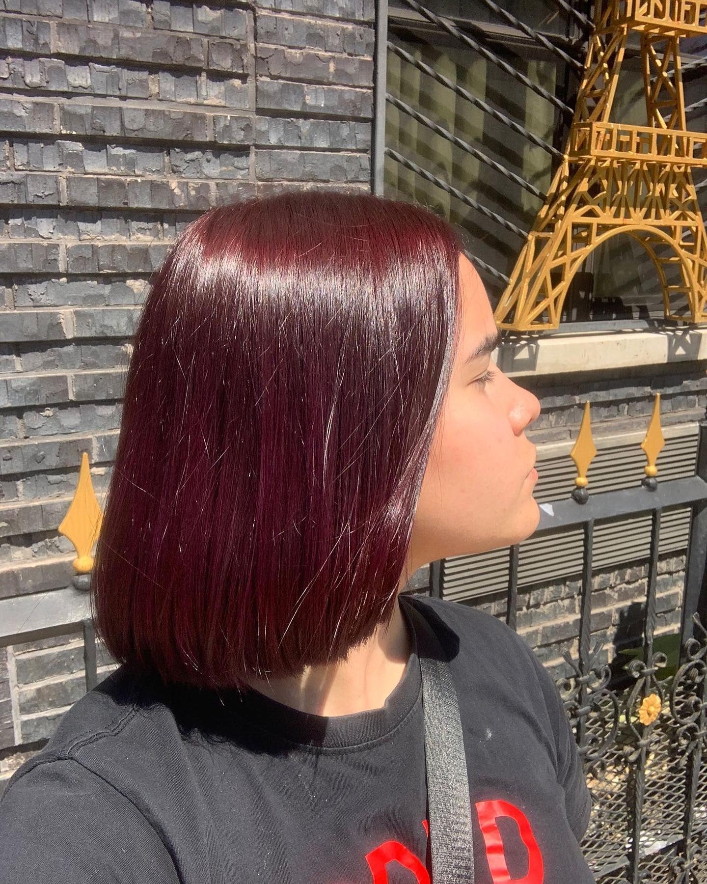 1. Sleek Burgundy Lob (Burgund Balayage Haarfarbe)
