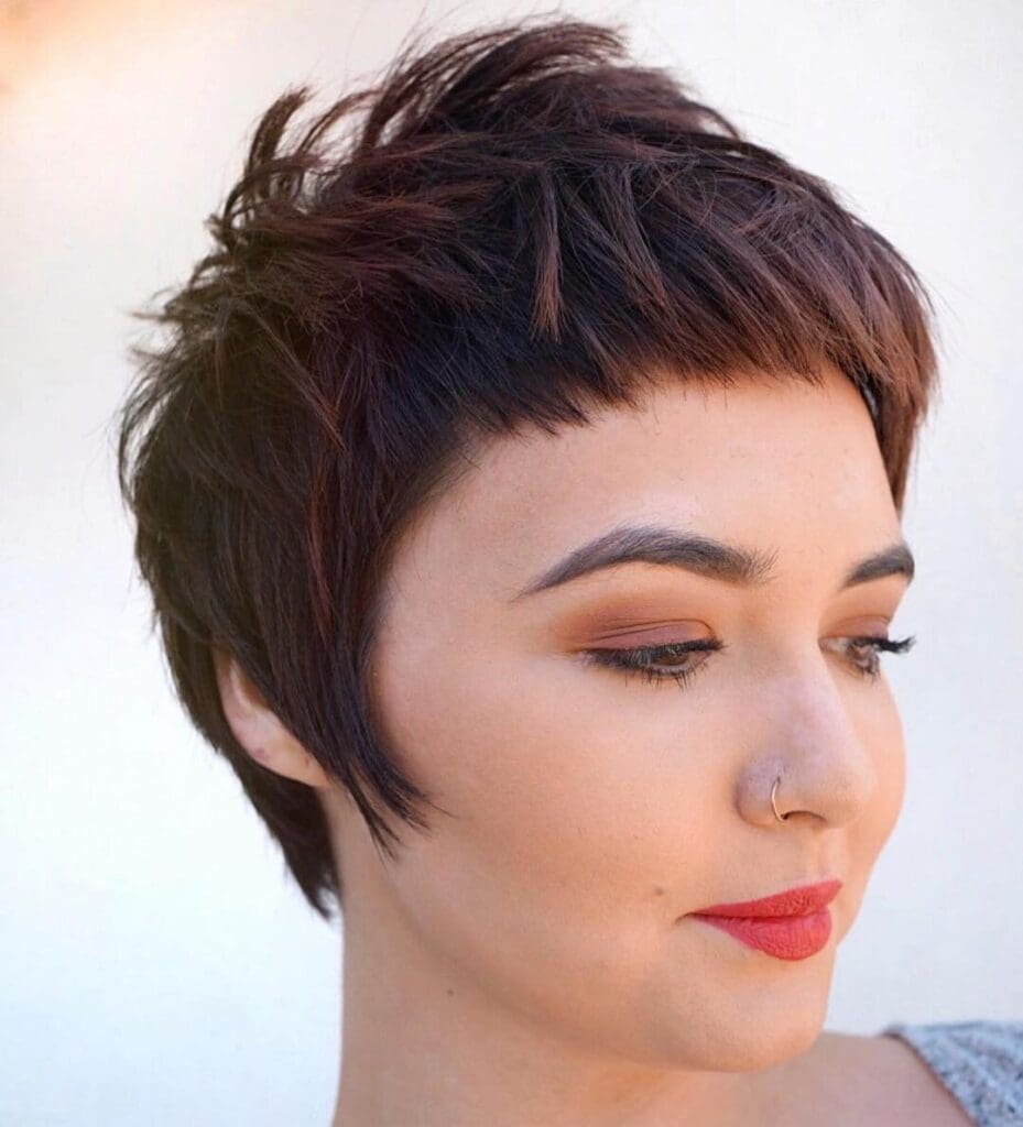 10 Frisuren für dickes Haar - neue Schnitte und erstaunliche Farben