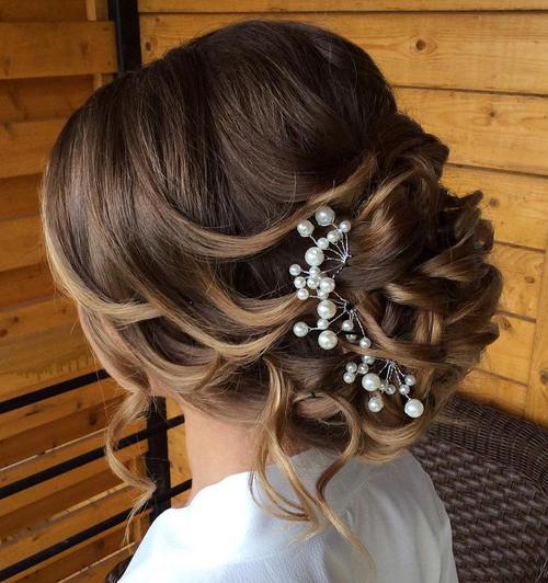 26 Hochzeitshaar Hochsteckfrisuren für elegante Bräute Lose lockige Hochsteckfrisur für Hochzeit