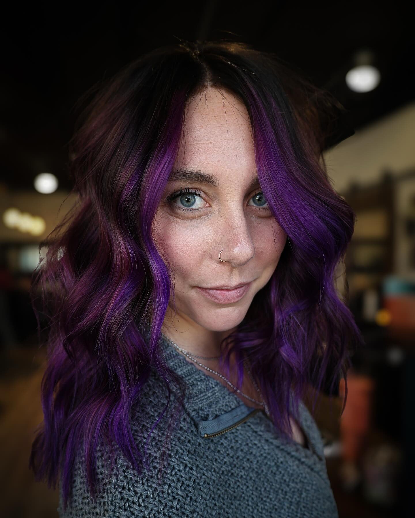 10. Fett violette Wellen mit Mitte (lila Haarfarbe)