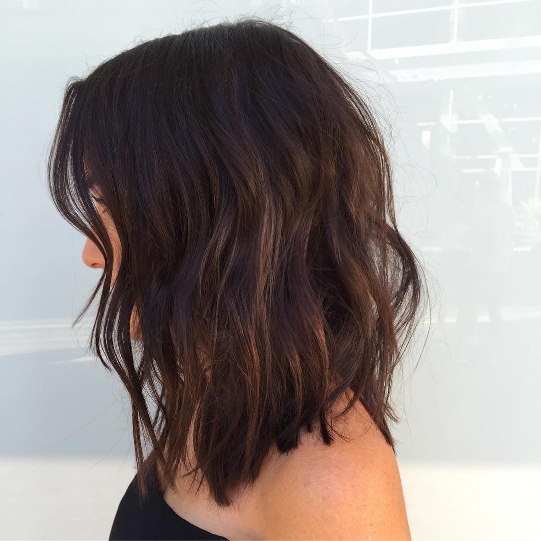 10. Dark Espresso Messy Lob (kurzes, unordentliches Haar für Frauen)