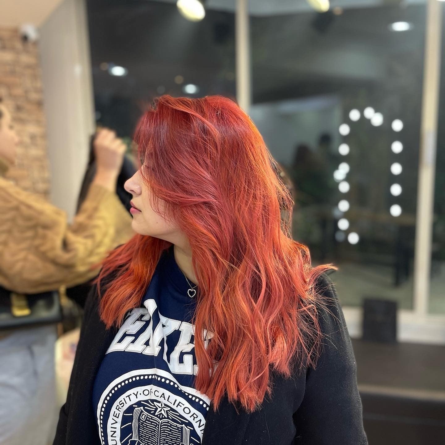 10. Moderne purpurrote Wellen (rote orange Haarfarbe)