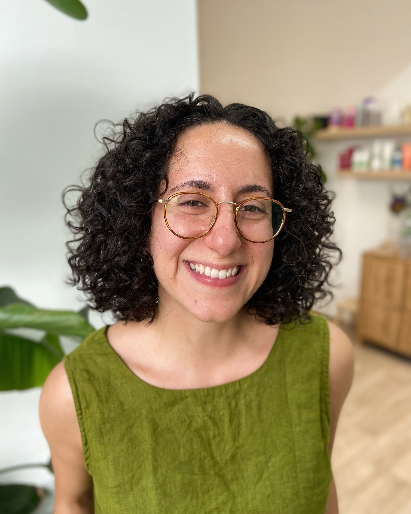 10. Abgerundeter klassischer Curly Bob mit natürlichen Finish (Curly Bob Frisuren)