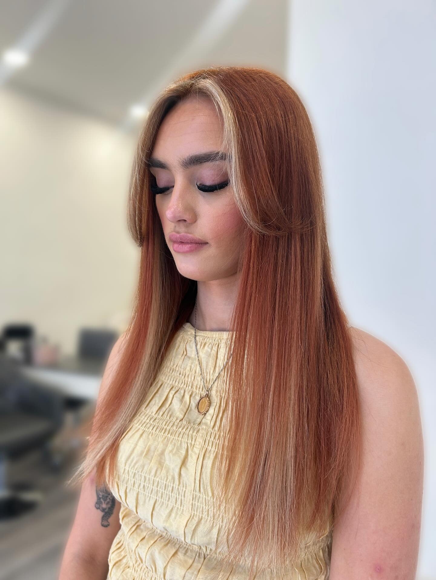 10. Glattes Zimtblondmischung (Herbsthaarfarben)