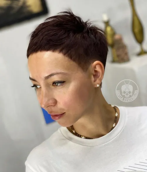 Strukturierter, einfach zu stylender Pixie