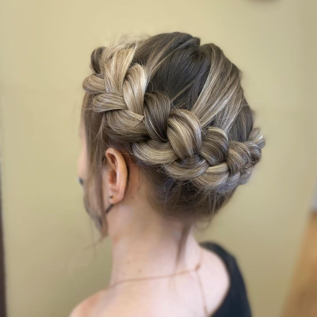 11. Asche Blonde Krongeflecht mit dunklen Wurzeln (Frisuren Krongeflecht)