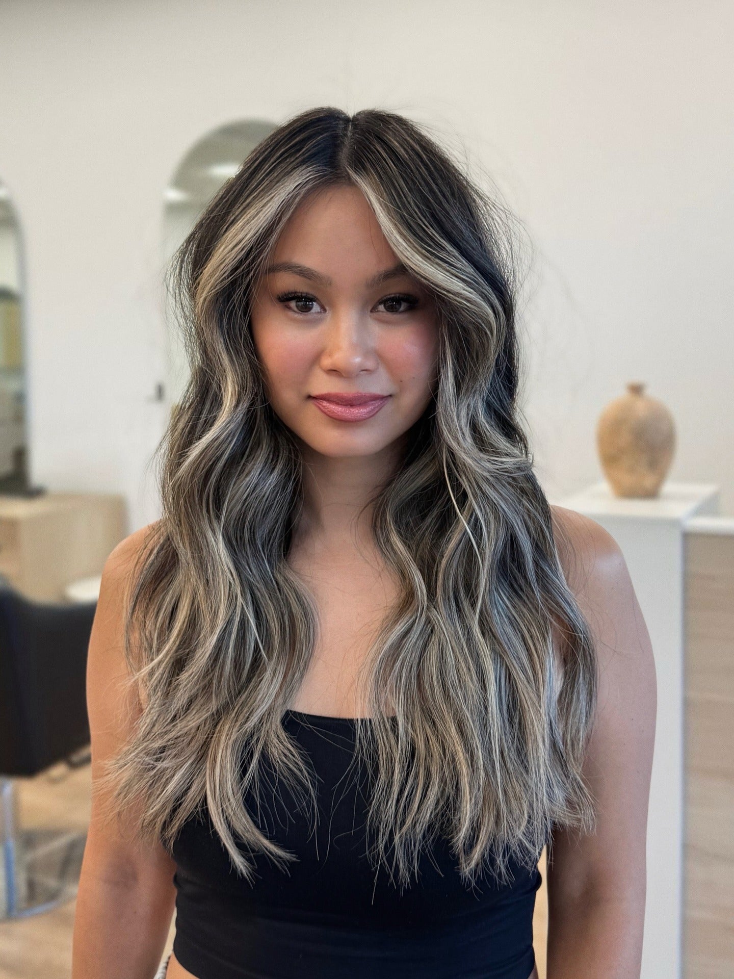 11. Ascheblondes Geldstück mit Strandwellen (Haarfarbe mit Highlights)