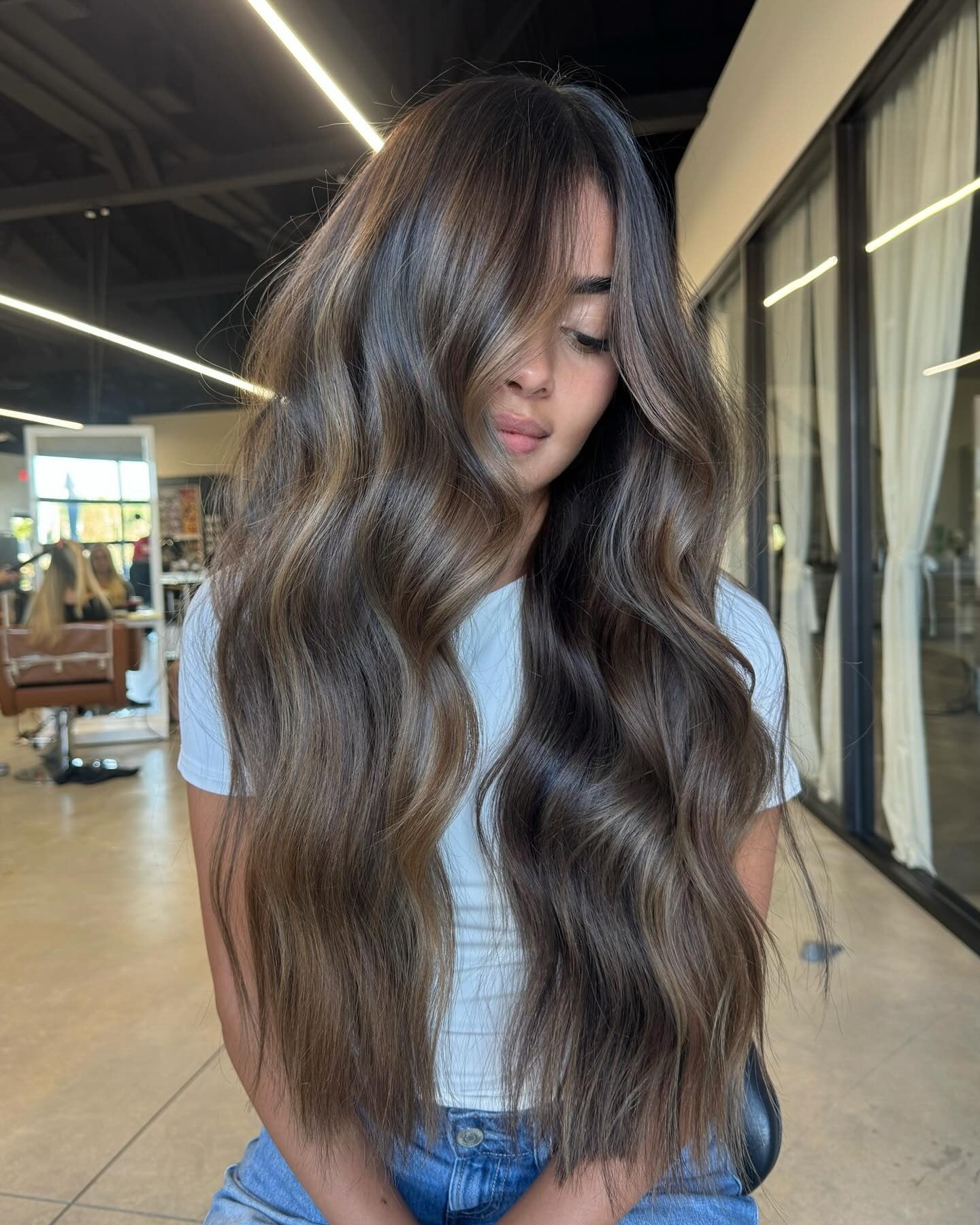 11. Bronzed Schokoladenwellen (lange Frisuren für Frauen)