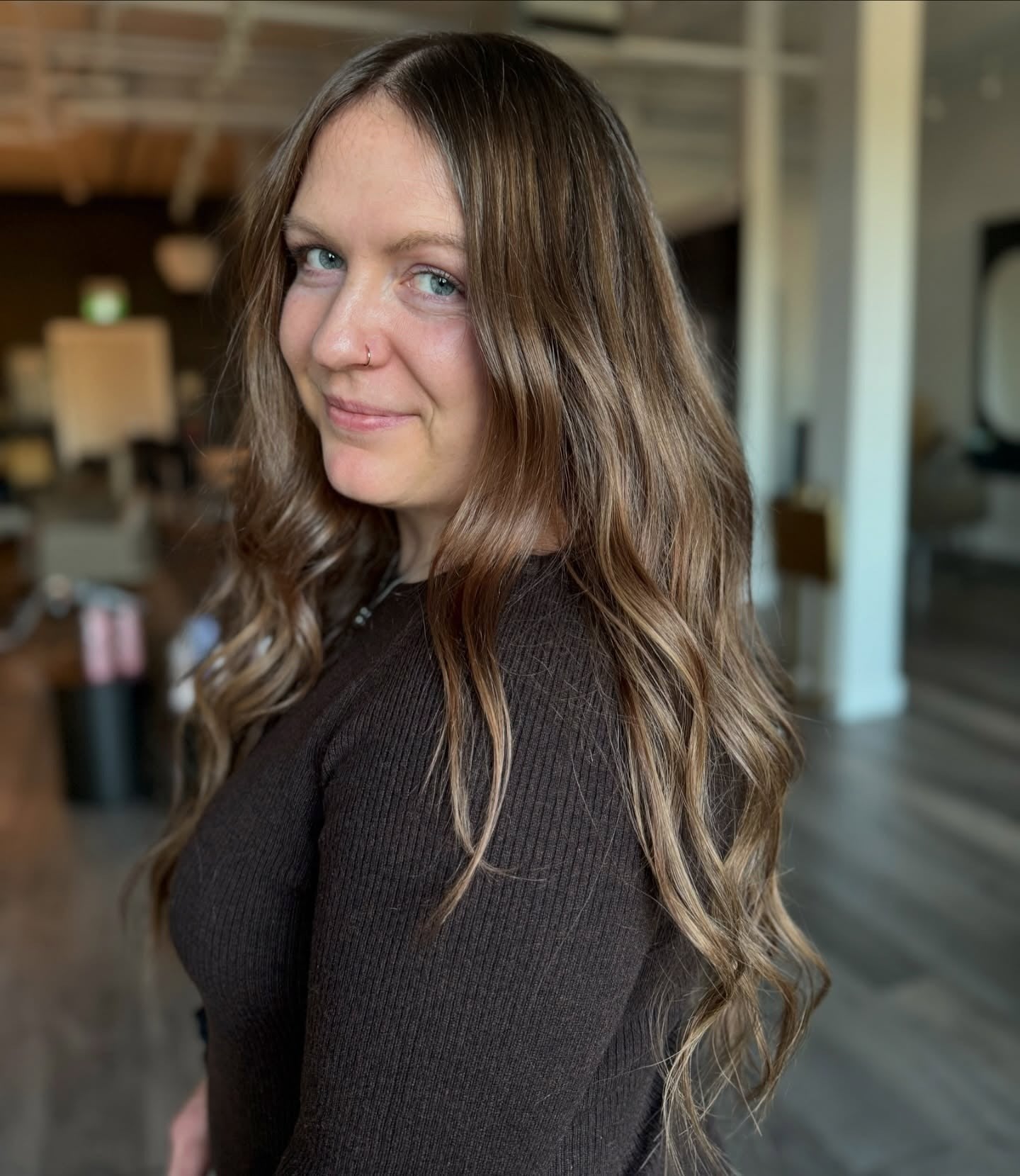 11. Kakaoglänzende Wellen (flauschige Frisuren)