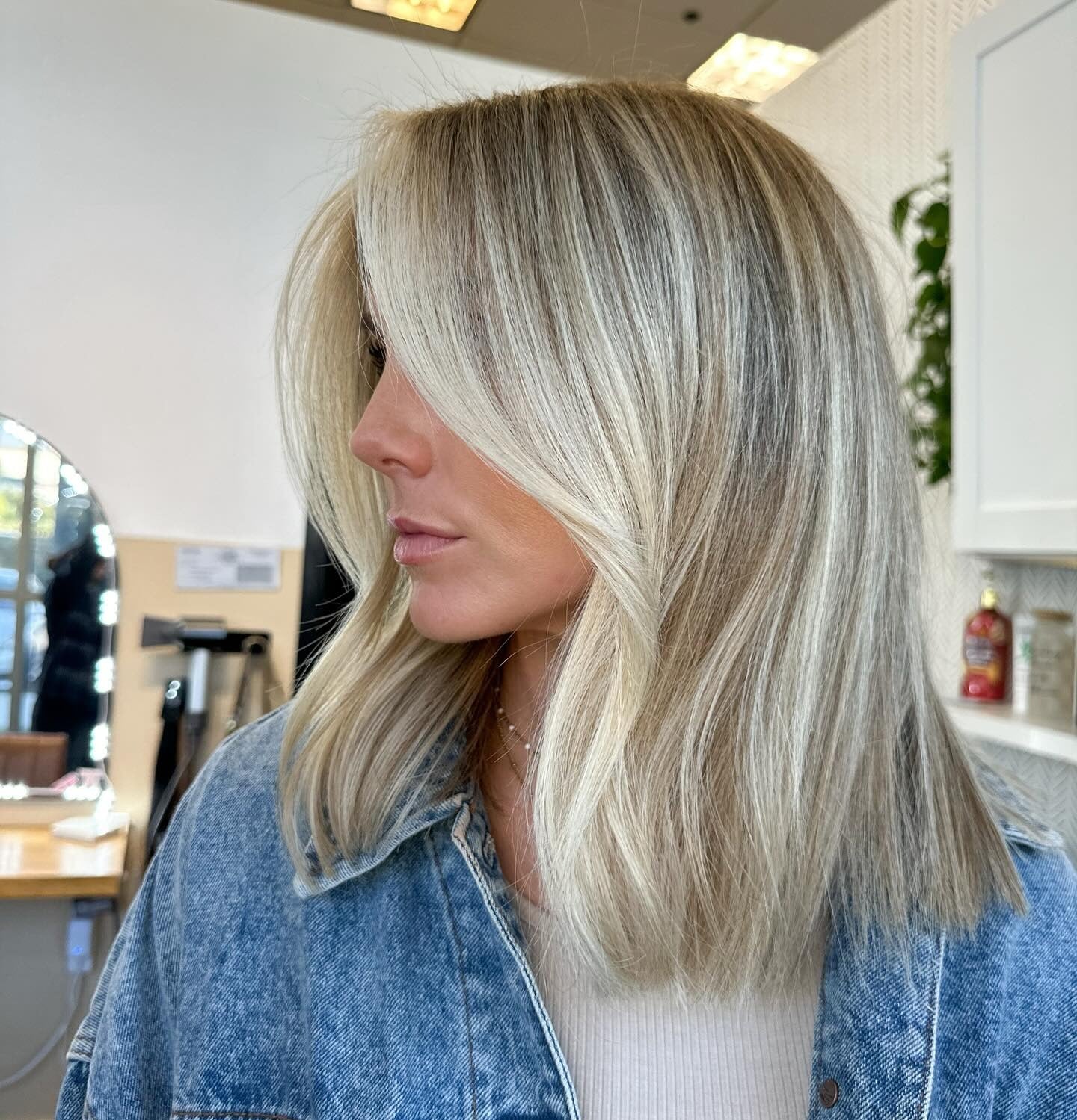 11. Cool Platinum Layered Lob (schulterlanger Lob)