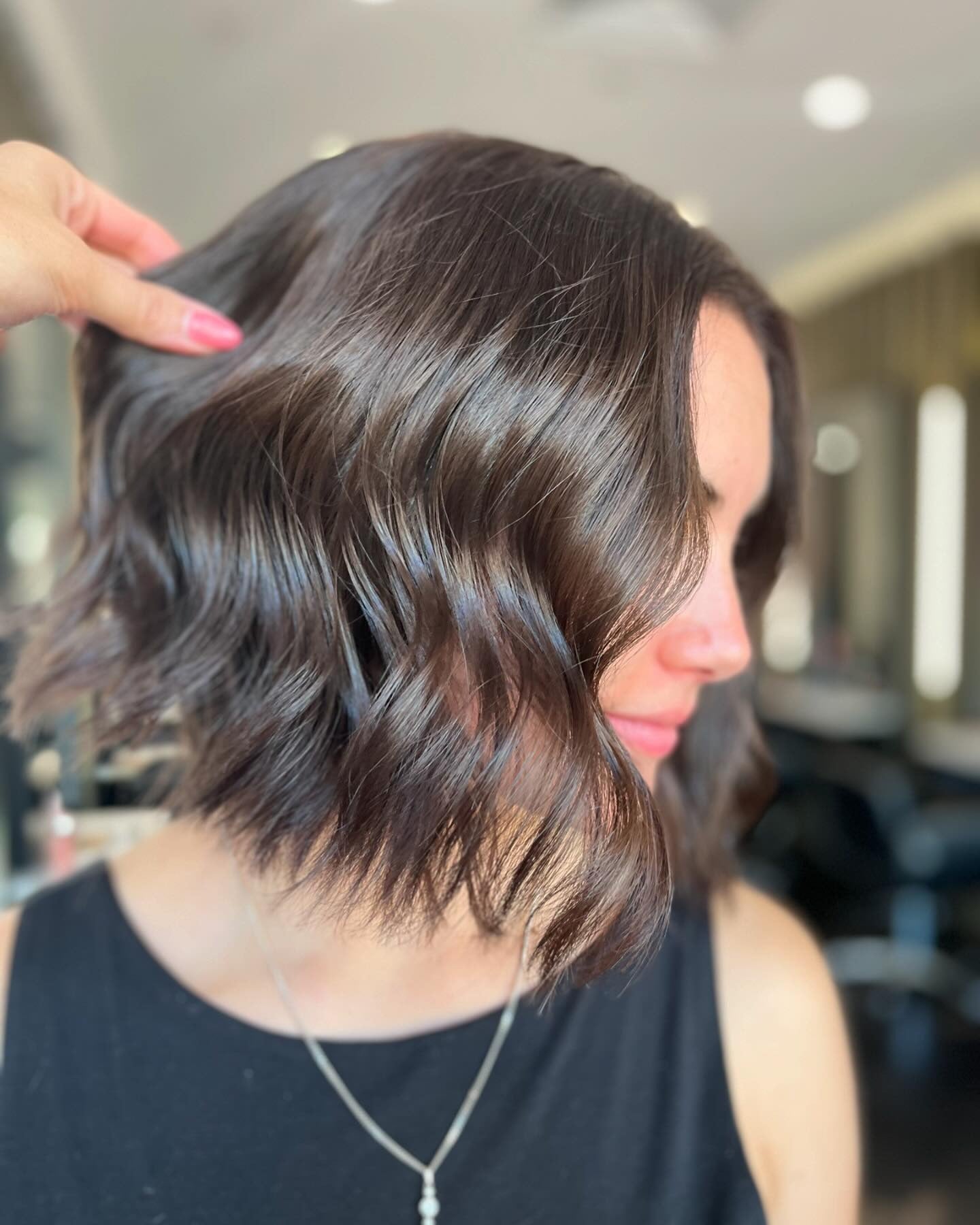 11. Glossy Mocha Wavy Bob (kurze Bob -Haare)