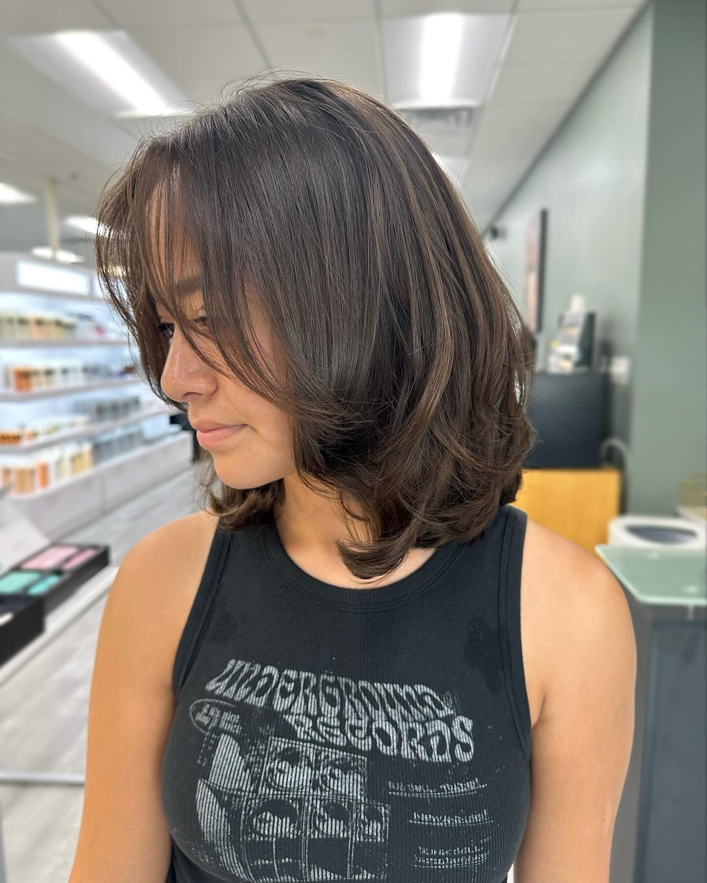 11. Layered Blowout mit Vorhangrand in Mokka -Brown (kurze Schichthaarschnitte)