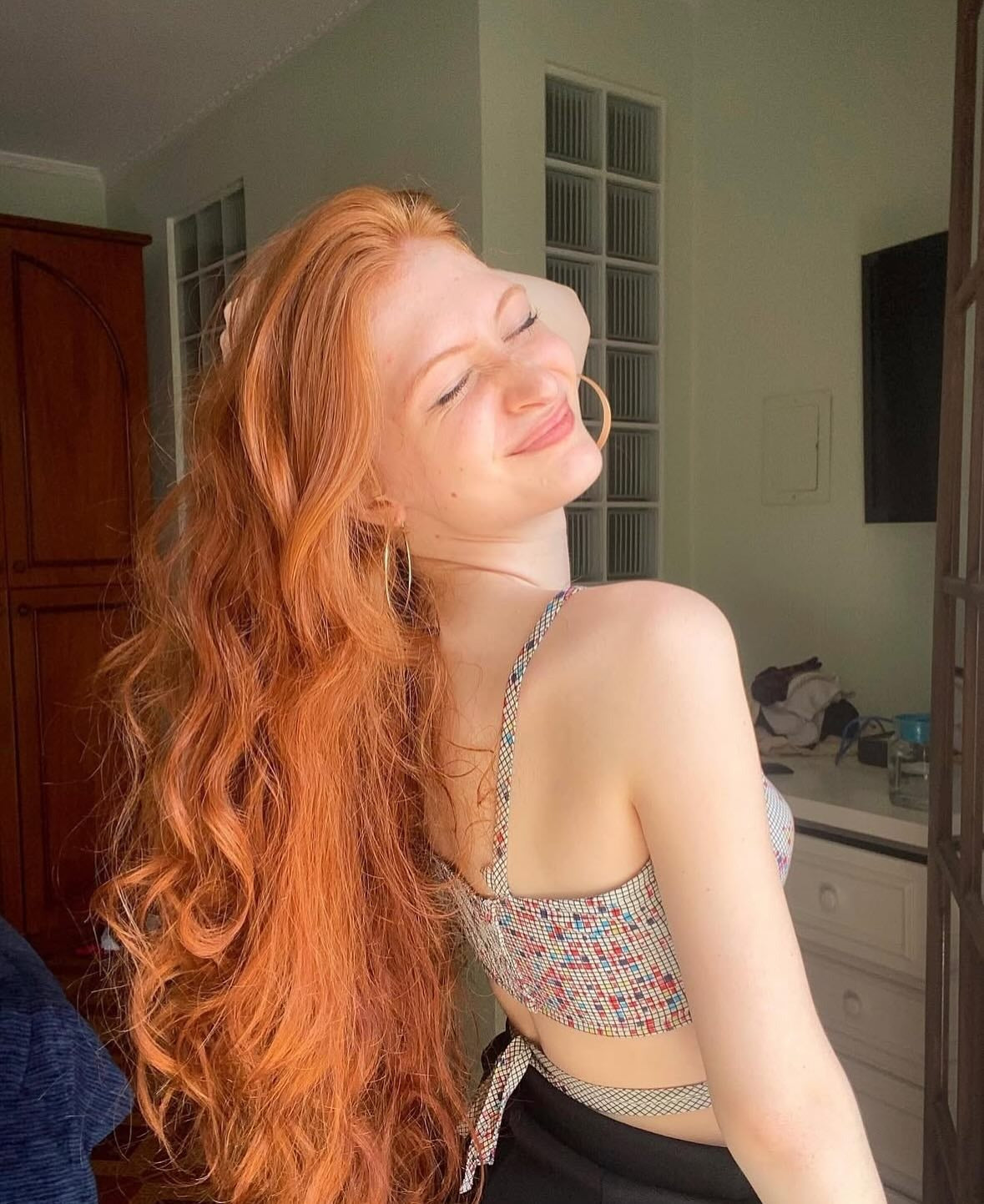 11. Strahlungsingwer mit freien Wellen (Rothaarige mit Highlights)