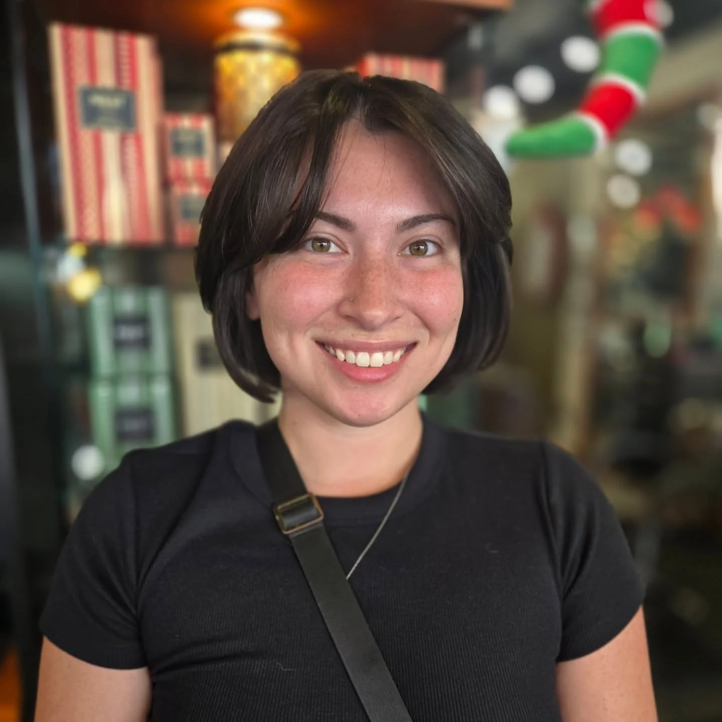 11. Abgerundeter dunkelbrauner Bob mit weichen Vorhangfransen (Bob-Frisuren)