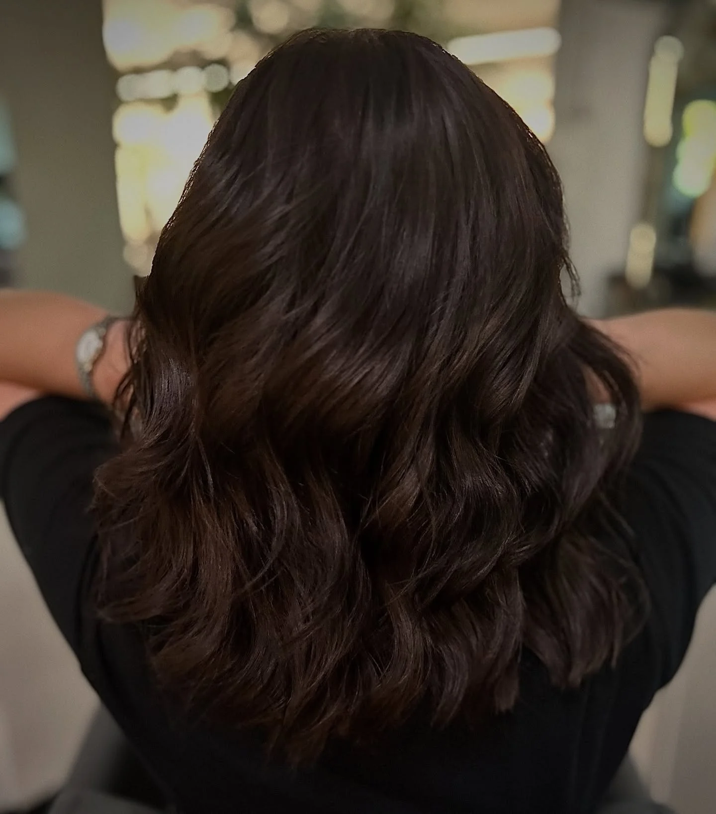 11. Weiche dunkelbraune Texturwellen (dunkelbraune Haarfarbe)