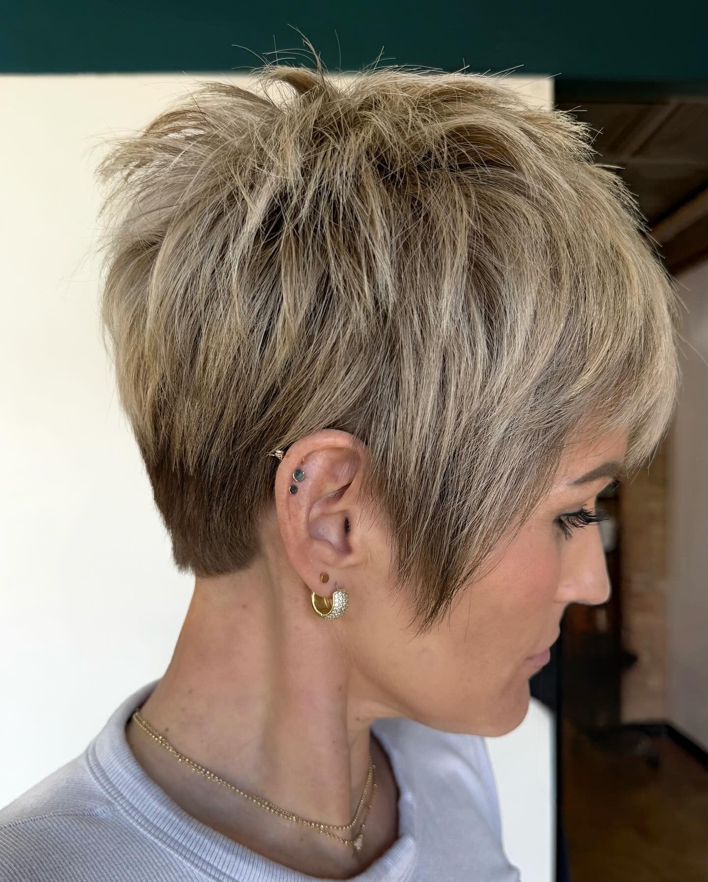 11. Strukturierter Pixie-Bob mit kühlem Aschblond (Pixie-Bob-Haarschnitte)