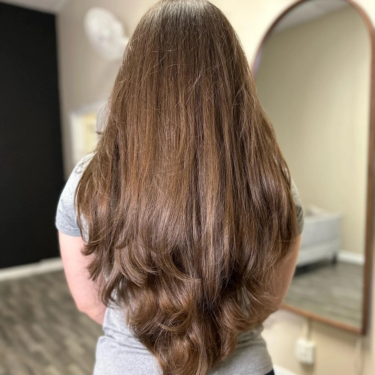11. Warme kastanienbraune Schichten mit sanfter Bewegung (extra lange Schichten)