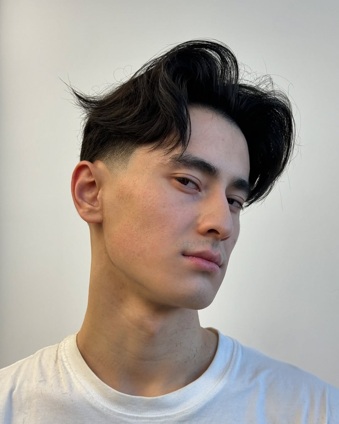 Koreanischer Herrenausschnitt für längliche Gesichter