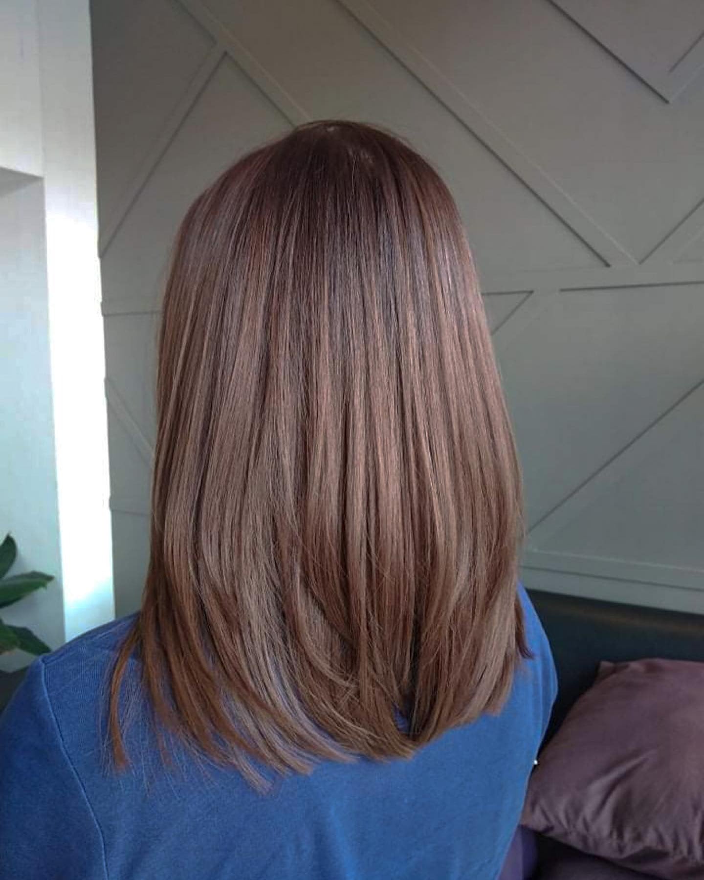 12. mittelbraune, schläfrig geschnitten (mittelbraune Haarfarbe)