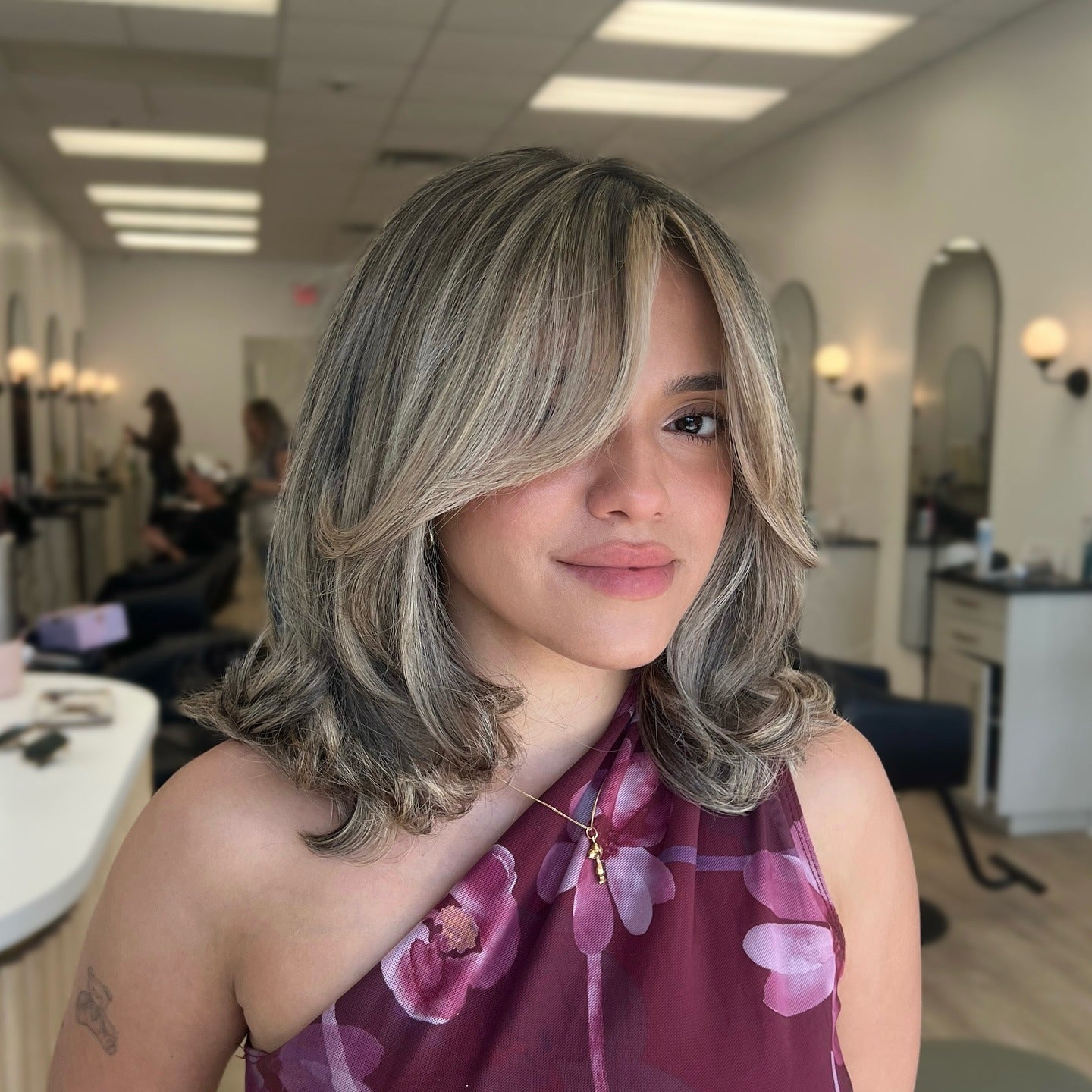 12. Asche Beige Schulter Sweep (alte Geldhaare)