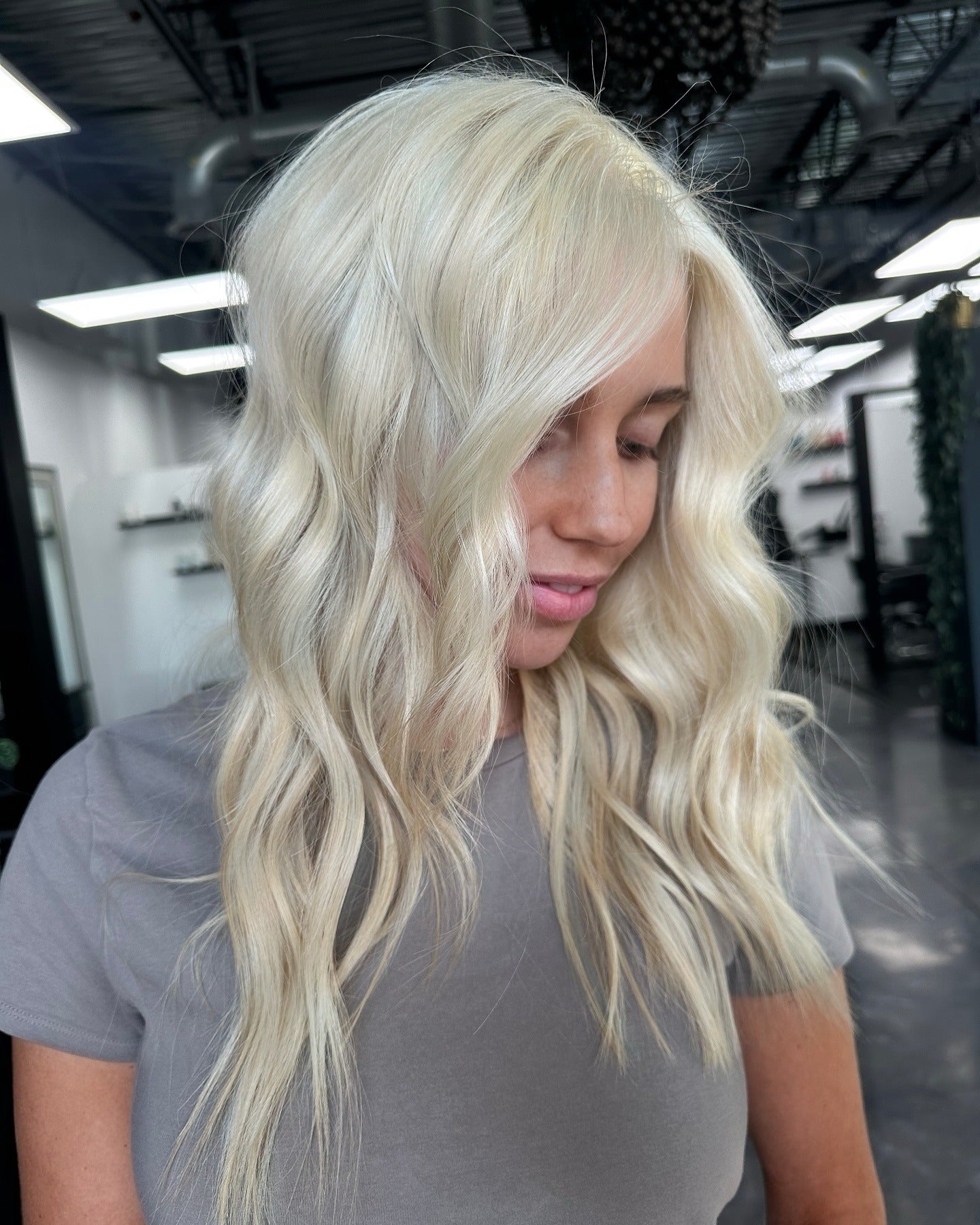 12. Beachy Platinumblonde Wellen (Platinblondes Haar)