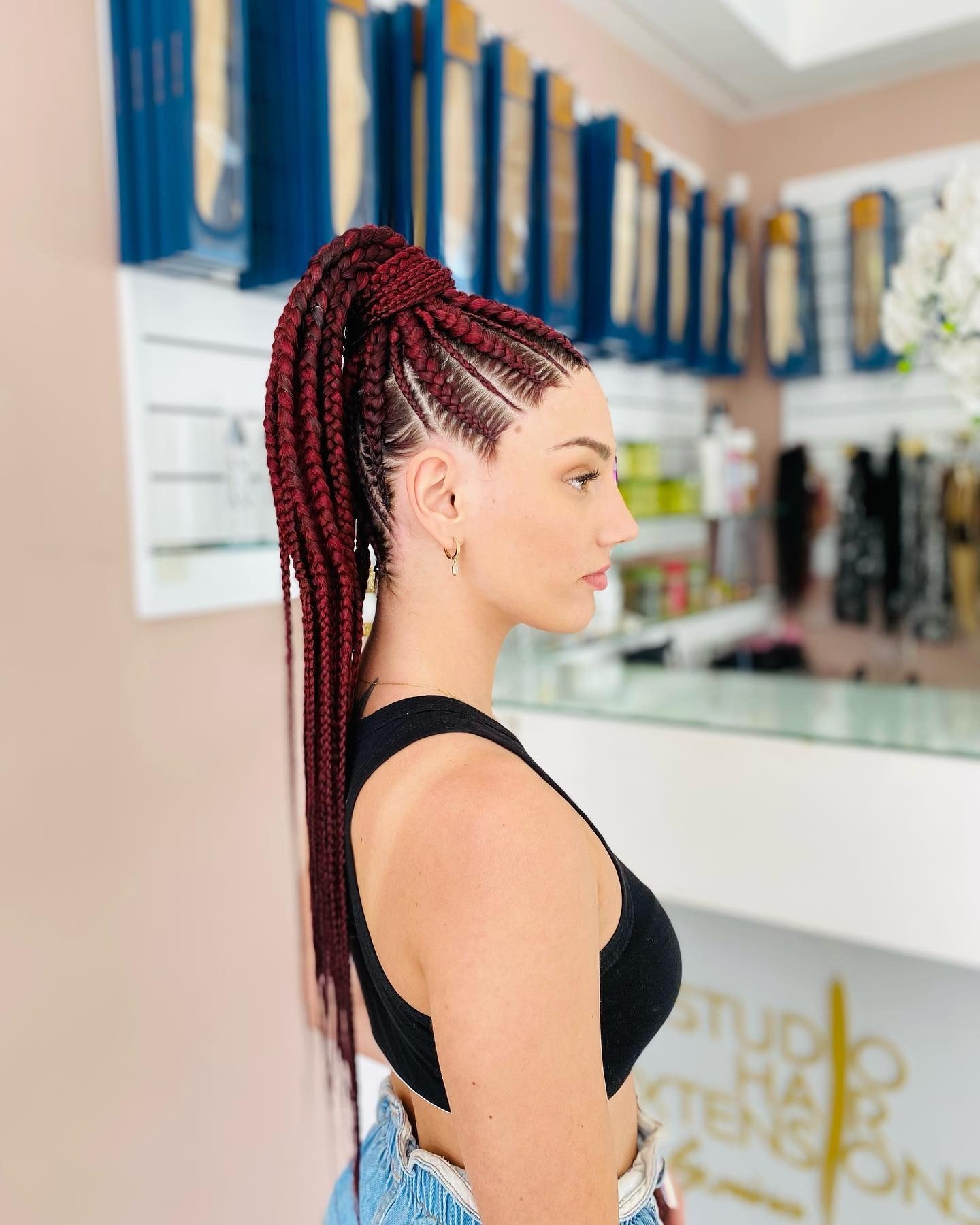 12. Burgund Cornrow Pferdeschwanz (Cornrow Frisuren)