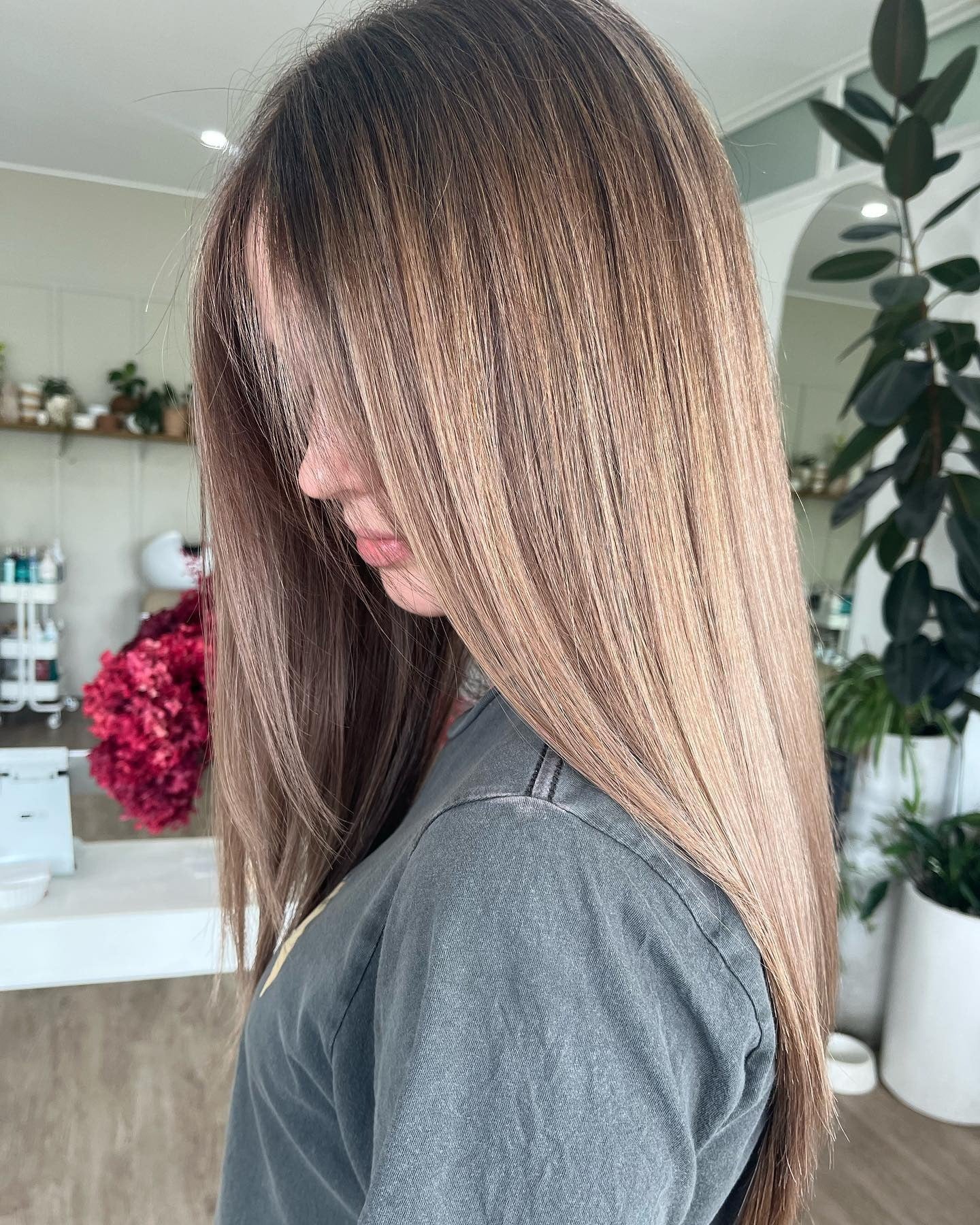 12. Karamellband Brünette Schichten (gerade Frisuren)