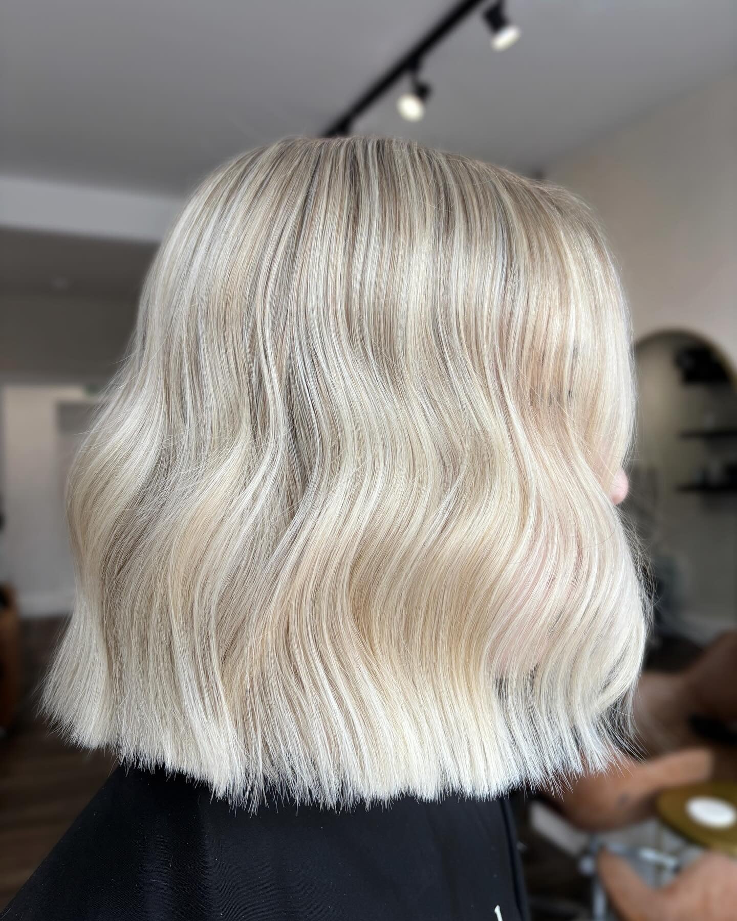 12. Cremiger Platinum Sleek Blunt Cut (Short Blunt Cut)