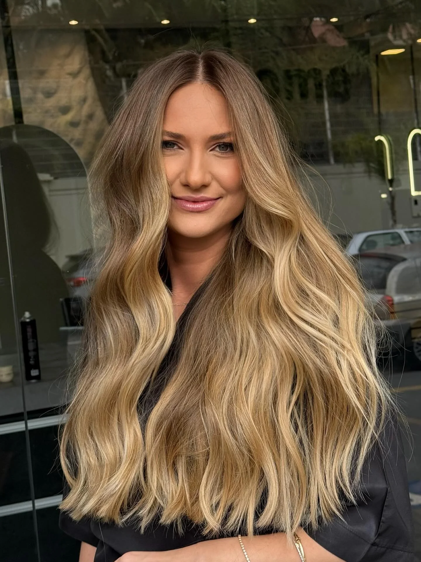 12. Golden Balayage Elegance (Karamell-Honigblond)
