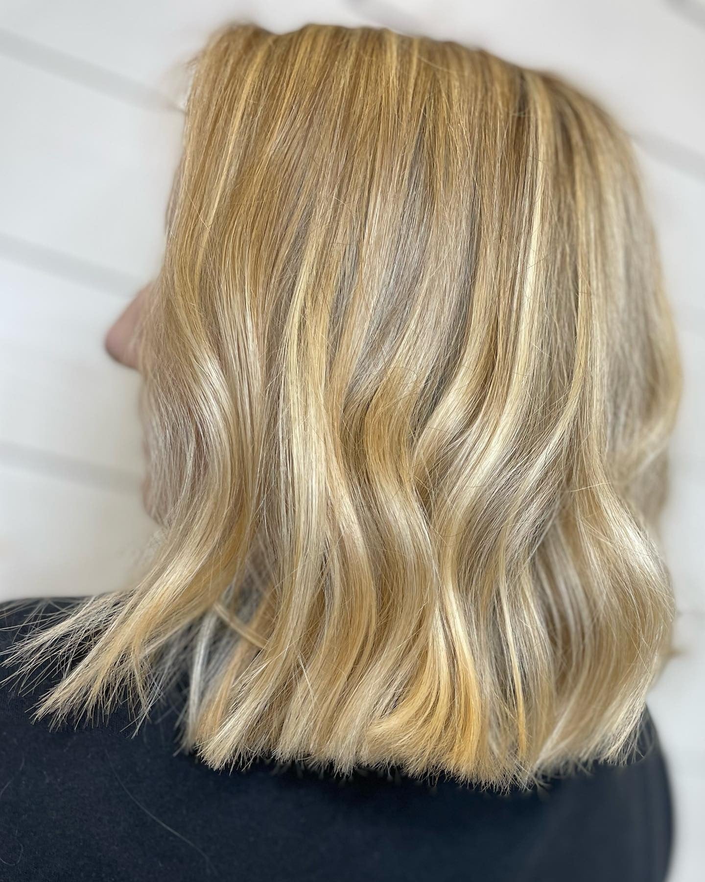 12. Golden Honey Lob mit subtilen Wellen (schulterlanger Lob)