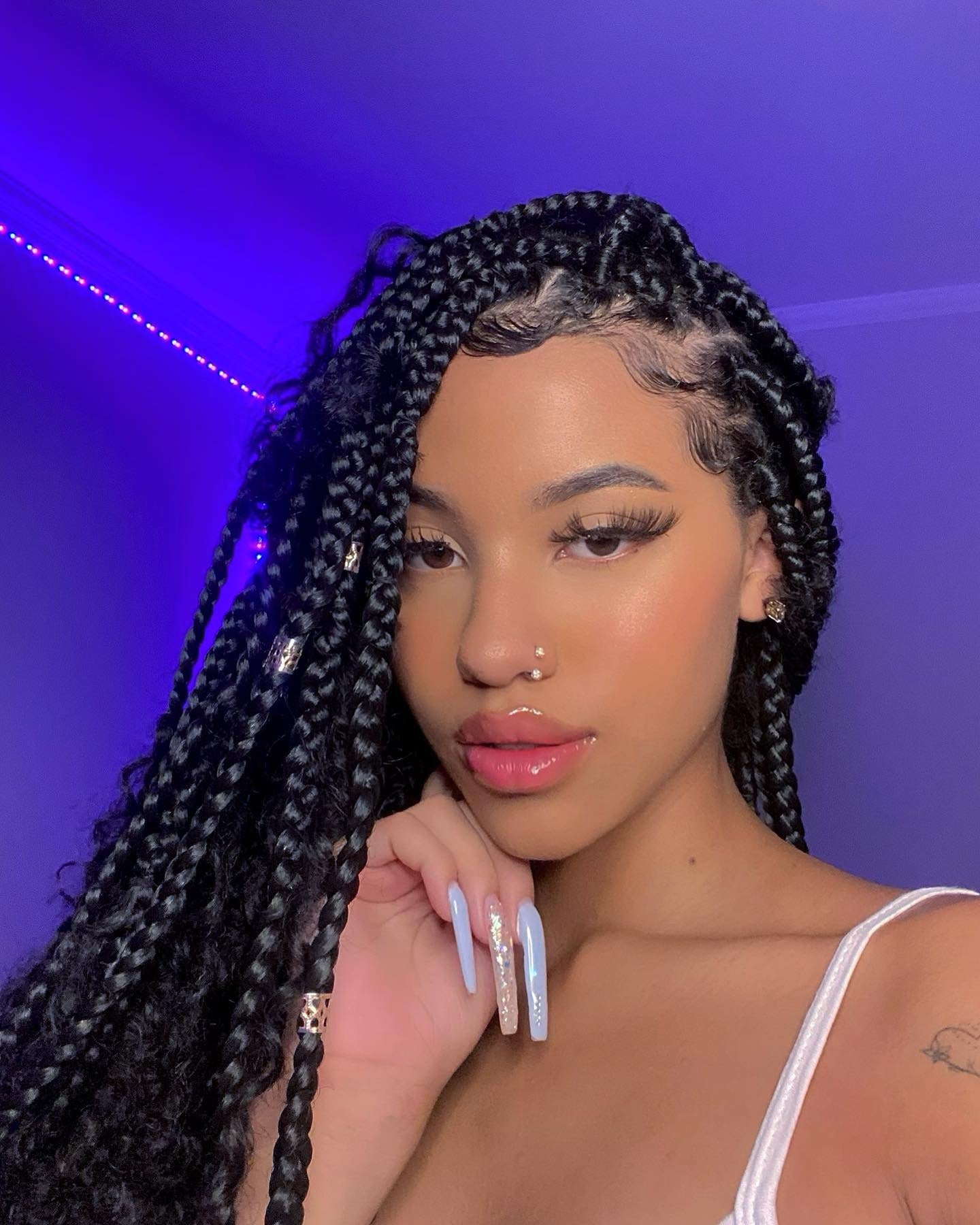 12. Lange Box -Zöpfe mit Edge -Styling (Baddie Frisuren)