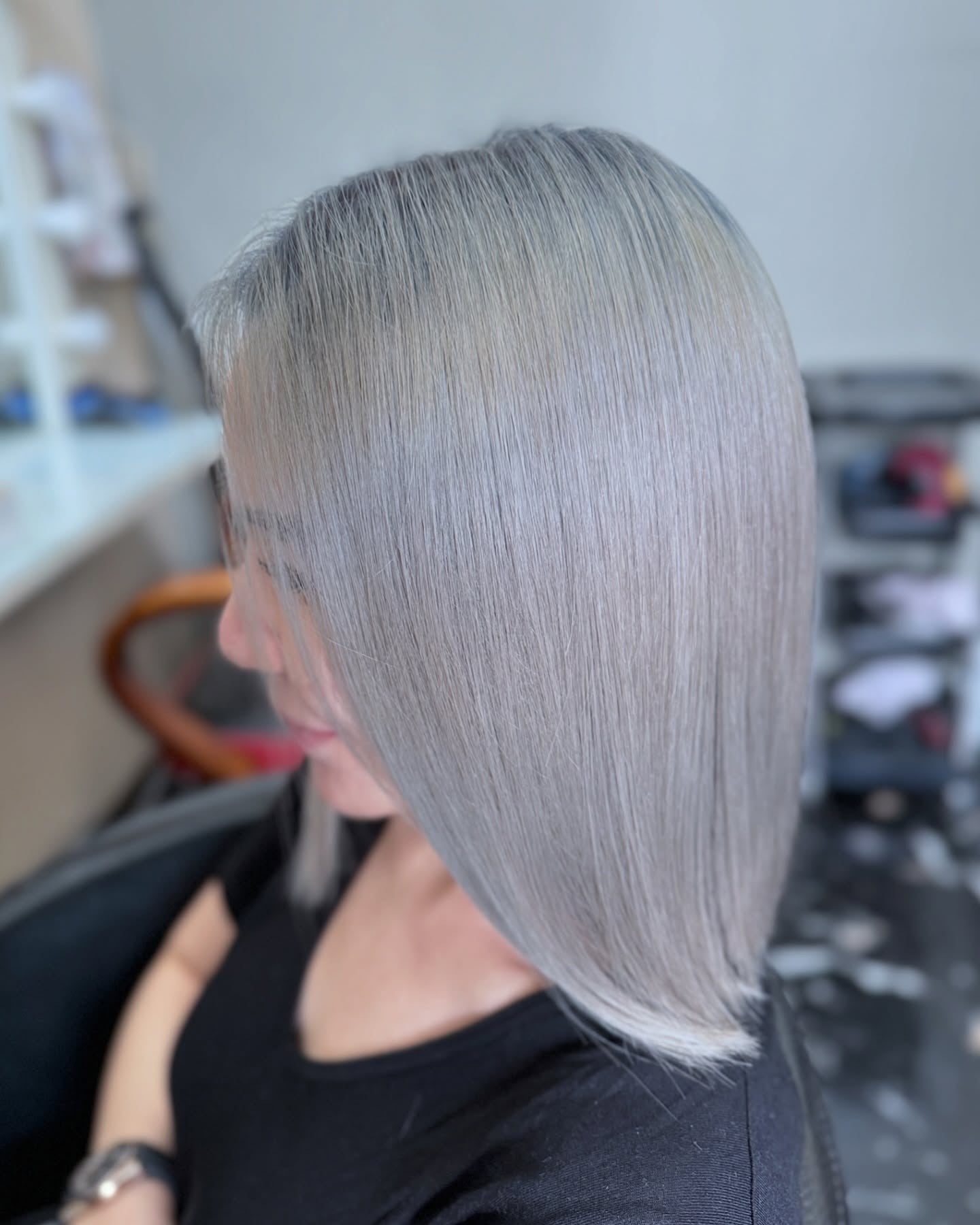 12. Sleek Ash Platinum Bob (Ash Platinum Haarfarbe)