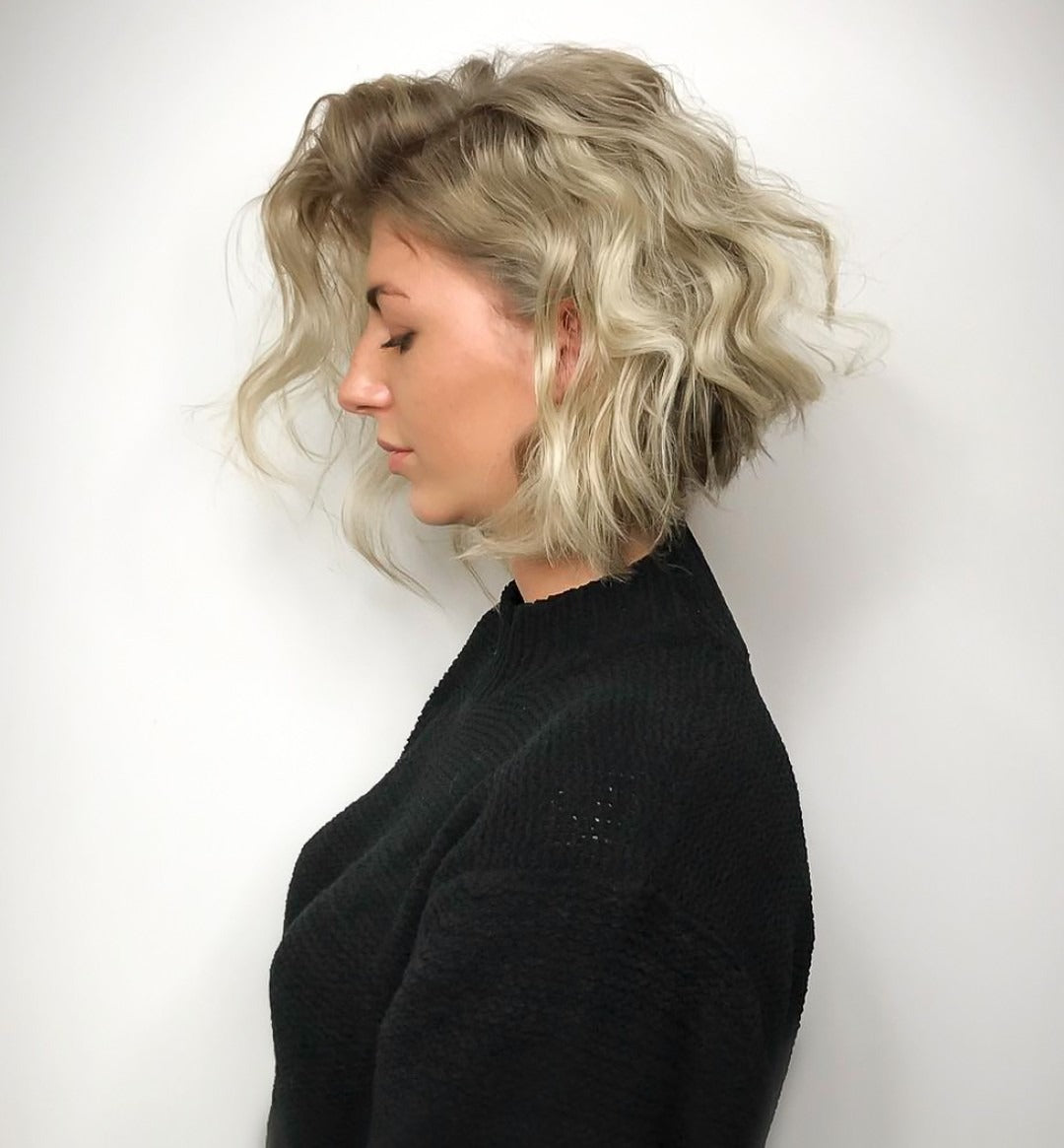 12. zerzauste aschblonde Bob mit Volumen (wellige Bobhaare)