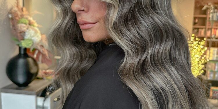 13 Asche Blonde Haarfarbe Ideen, die wow