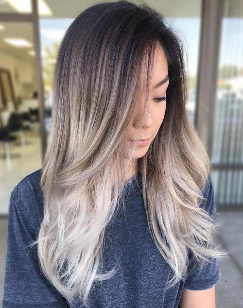 Dunkelbraunes Haar mit aschblonde Ombre