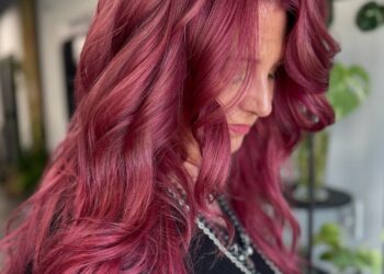 13 elegante und stilvolle burgunderfarbene Haarfarbe für moderne Frauen