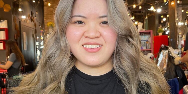 13 hellbraune Haarfarbe Picks, die sich mühelos kühl anfühlen