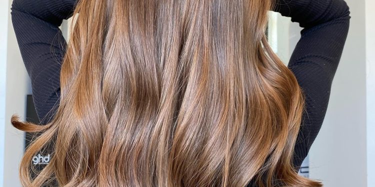 13 hellbraune Haarfarbenziele für jede Saison