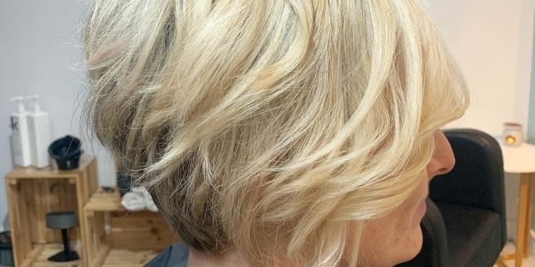 13 kurze, abgehackte Haar-Looks 2026