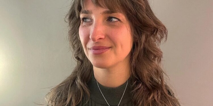 13 lange Wolfshaarschnitt-Looks für 2025