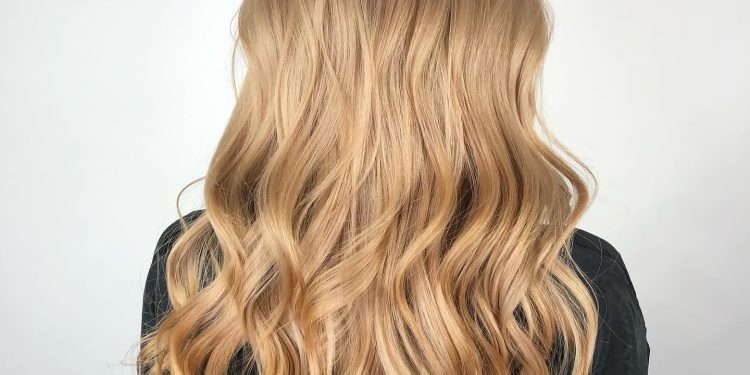 13 natürlich aussehende Ideen für honigbraune Haarfarben
