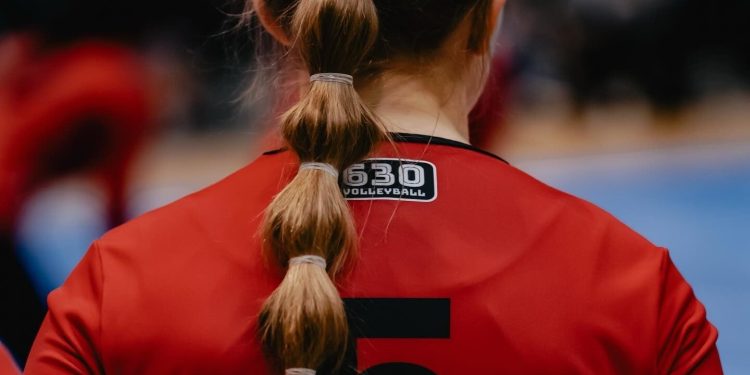 13 sportbezogene Volleyball-Frisuren in dieser Saison zu rocken