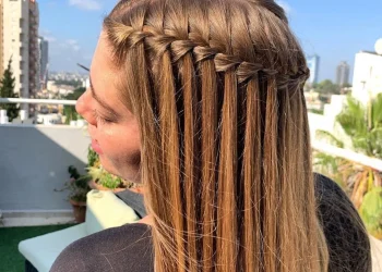 13 verträumte Wasserfall-Zopffrisuren für weiches, fließendes Haar