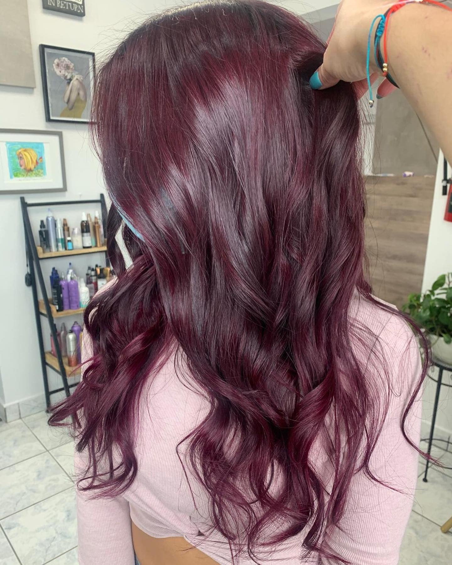 13. Kaskaden Wein locken mit Glanz Finish (Weinhaarfarbe)