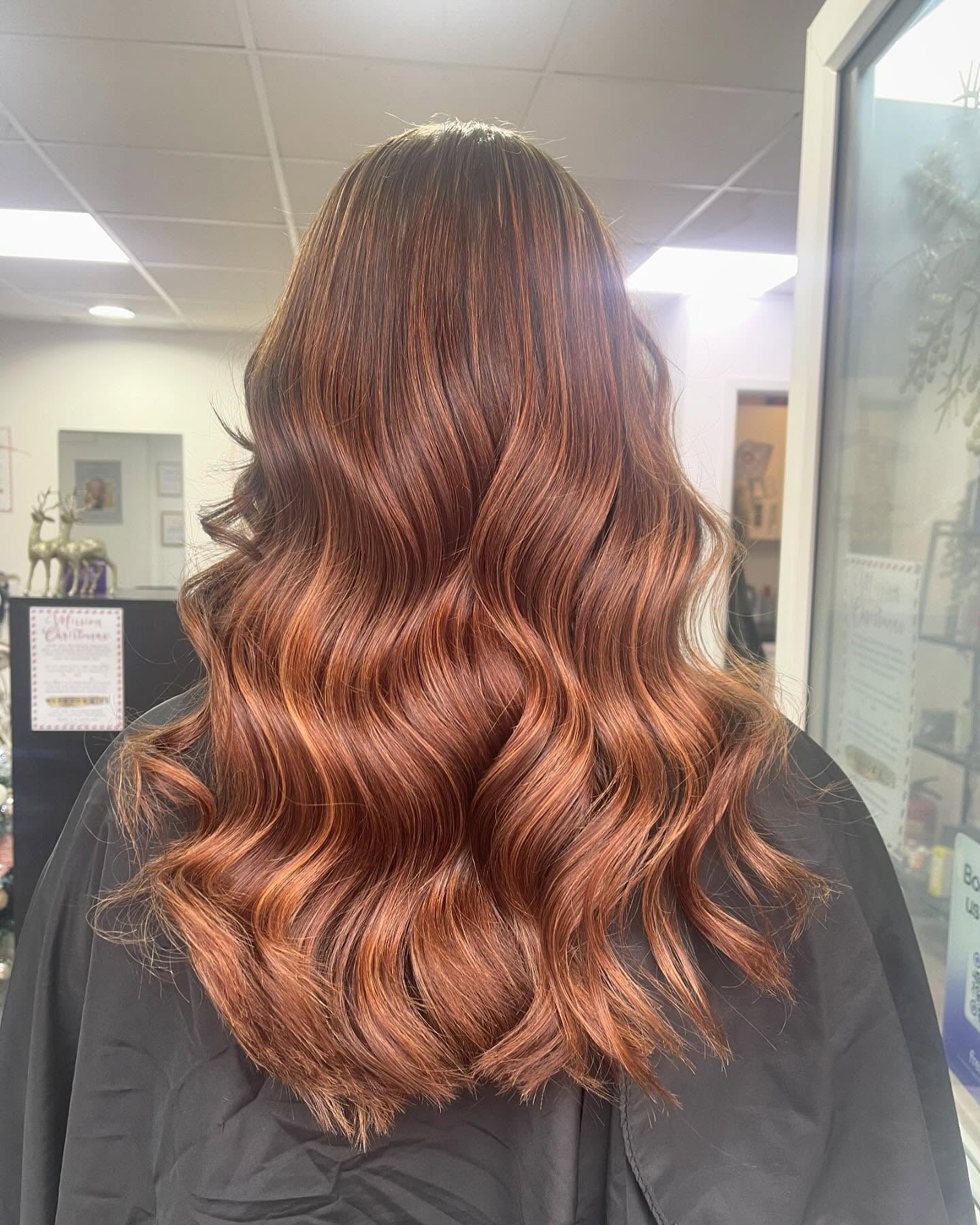 13. Kupfer infundierte Kastanienglanzwellen (Kastanienhaarfarbe)