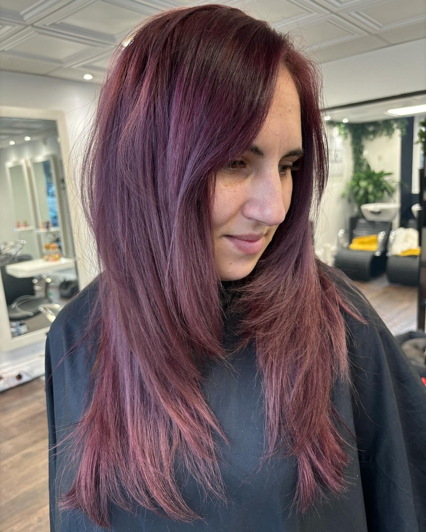 13. Mulberry Layered Wolf Cut (Langer Wolfshaarschnitt)